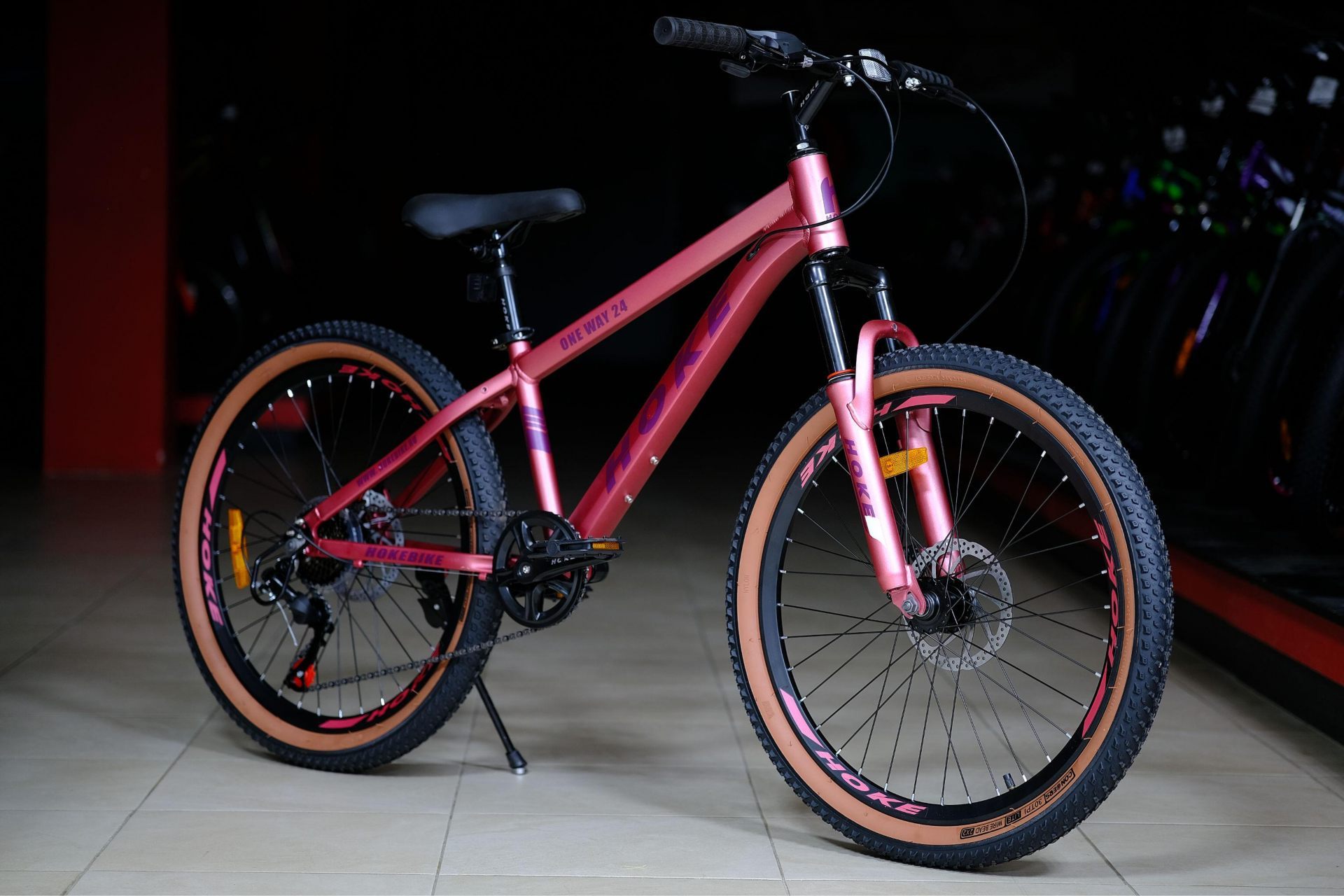 Велосипед HOKE ONE WAY 24 матовый розовый-фиолетовый Алюминиевая рама, дисковые тормоза, втулки на промподшипниках